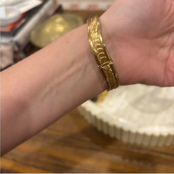 VTG 80s Monet Gold Cuff Bracelet - Picture 3 of 5